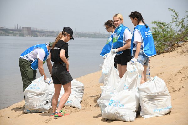 Участники акции «Вода России» в Волгоградской области очистили берега рек от 600 кубометров мусора